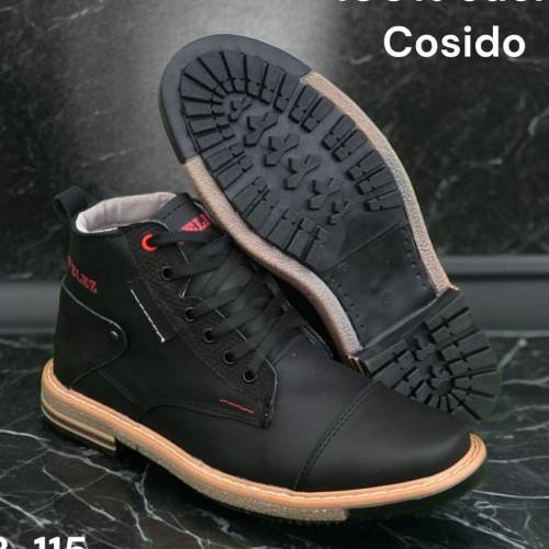 Valentino. Botín En Cuero. Caballero.